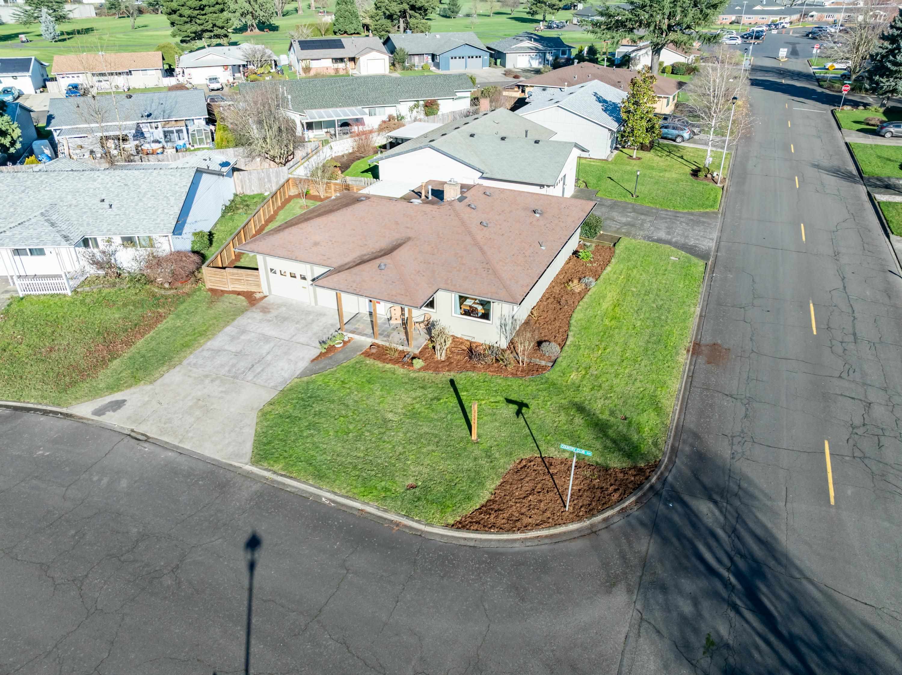 2299 Country Club Ter