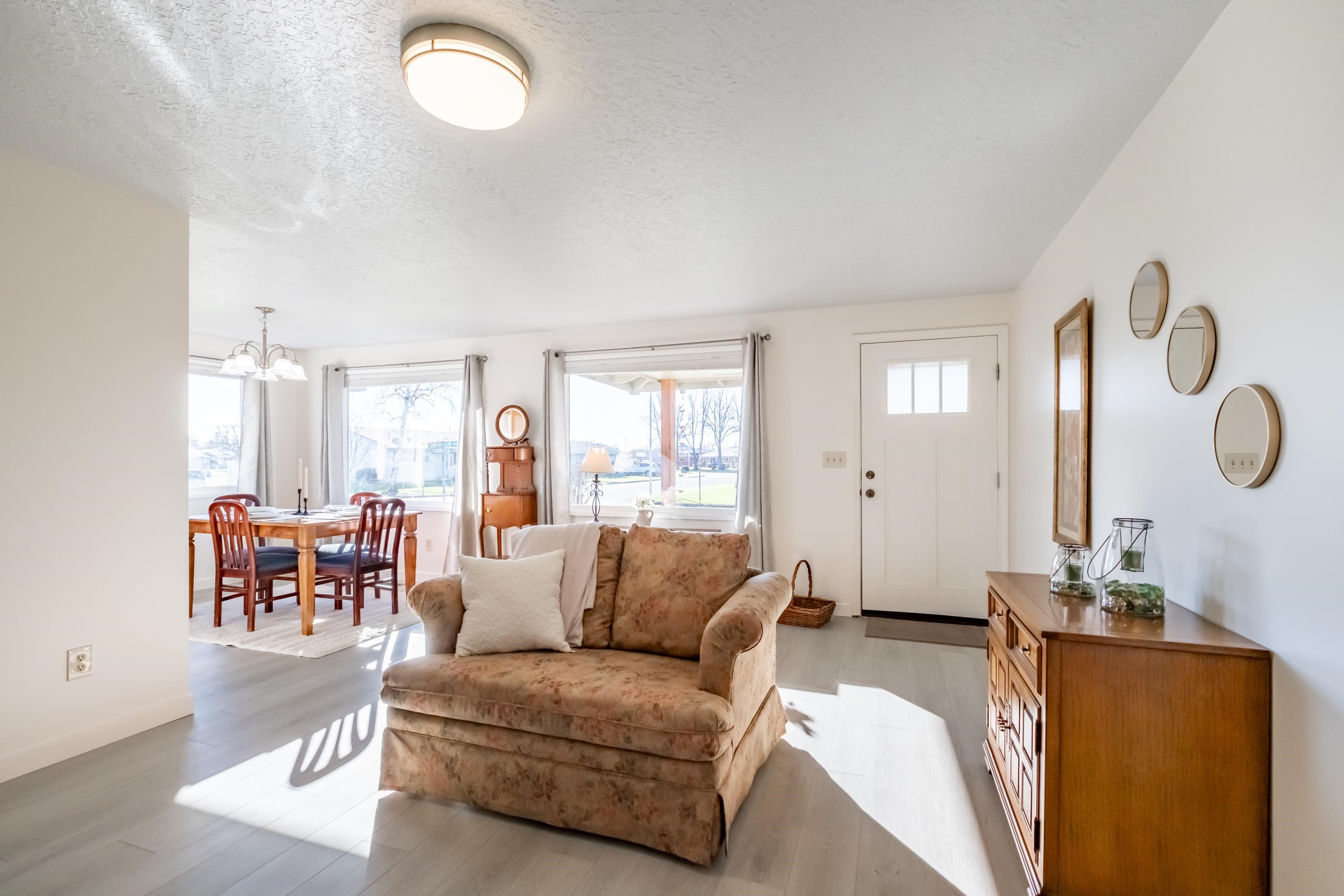 2299 Country Club Ter