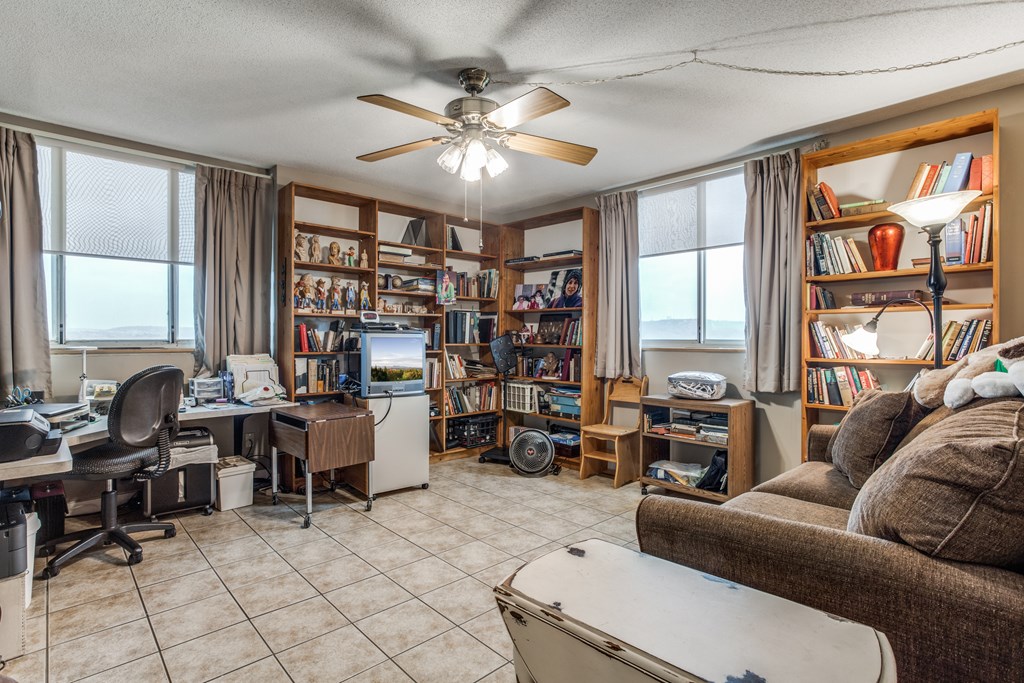 1012 Guadalupe St 5
