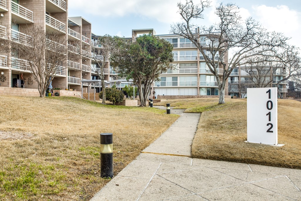 1012 Guadalupe St 5