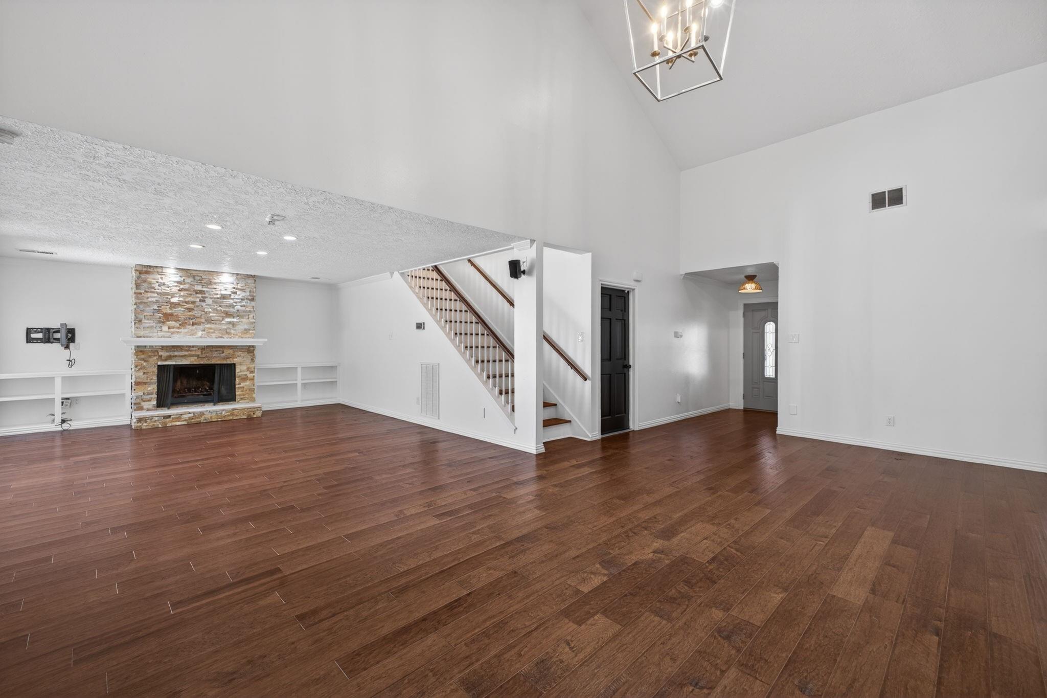 10707 Boardwalk Street