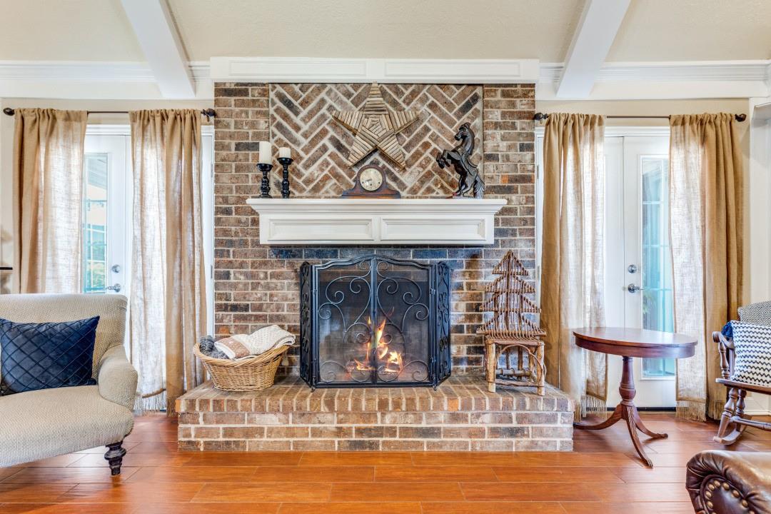 506 Red Bud Lane, Baytown
