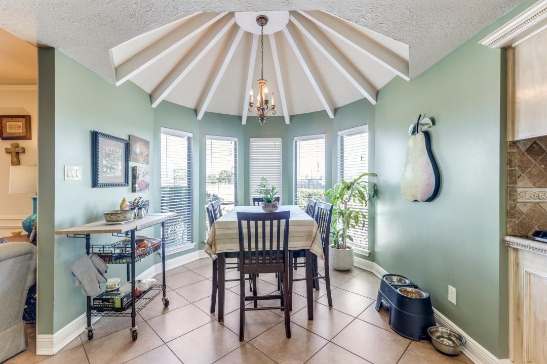 506 Red Bud Lane, Baytown
