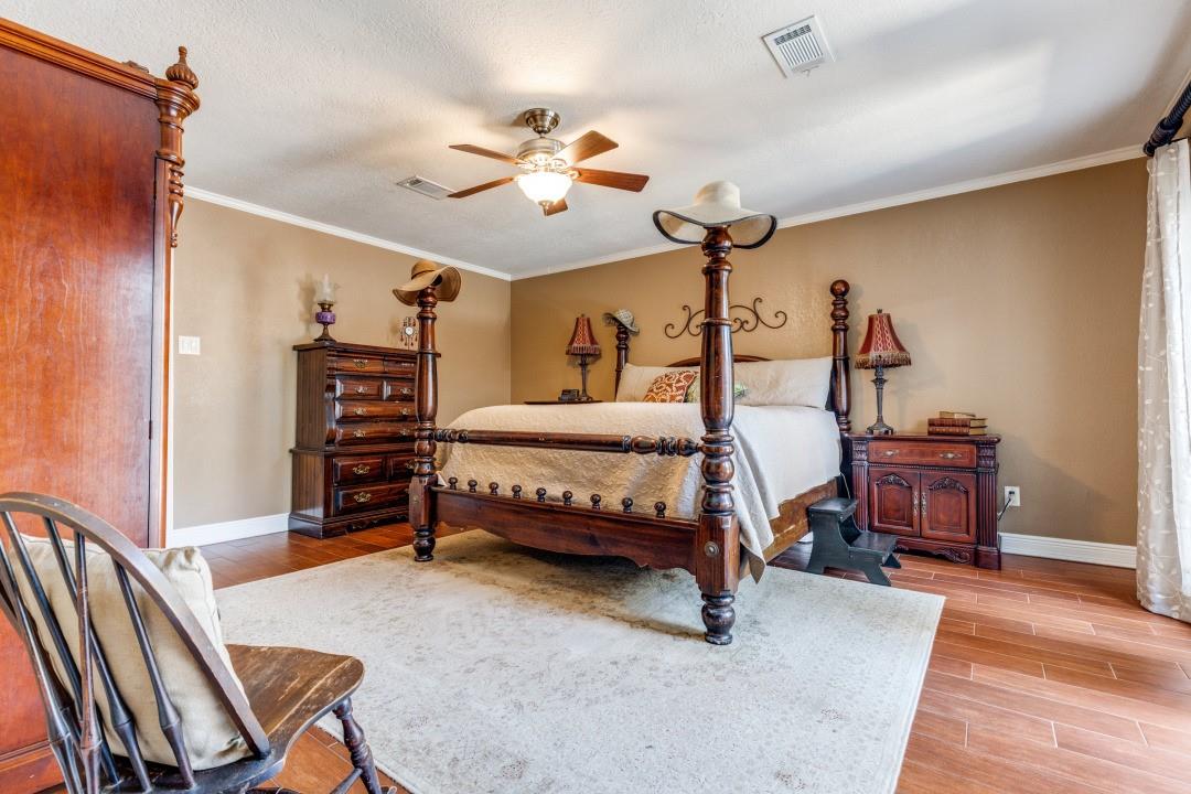 506 Red Bud Lane, Baytown