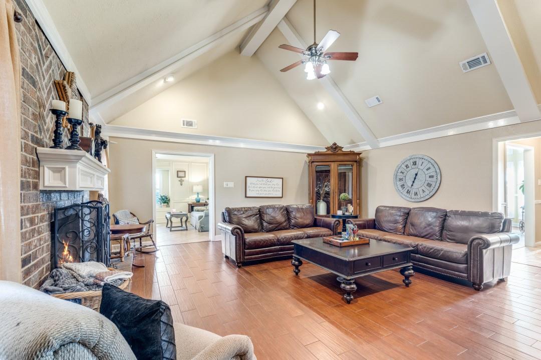 506 Red Bud Lane, Baytown