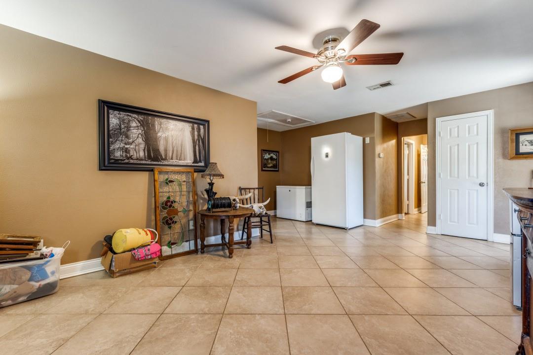 506 Red Bud Lane, Baytown