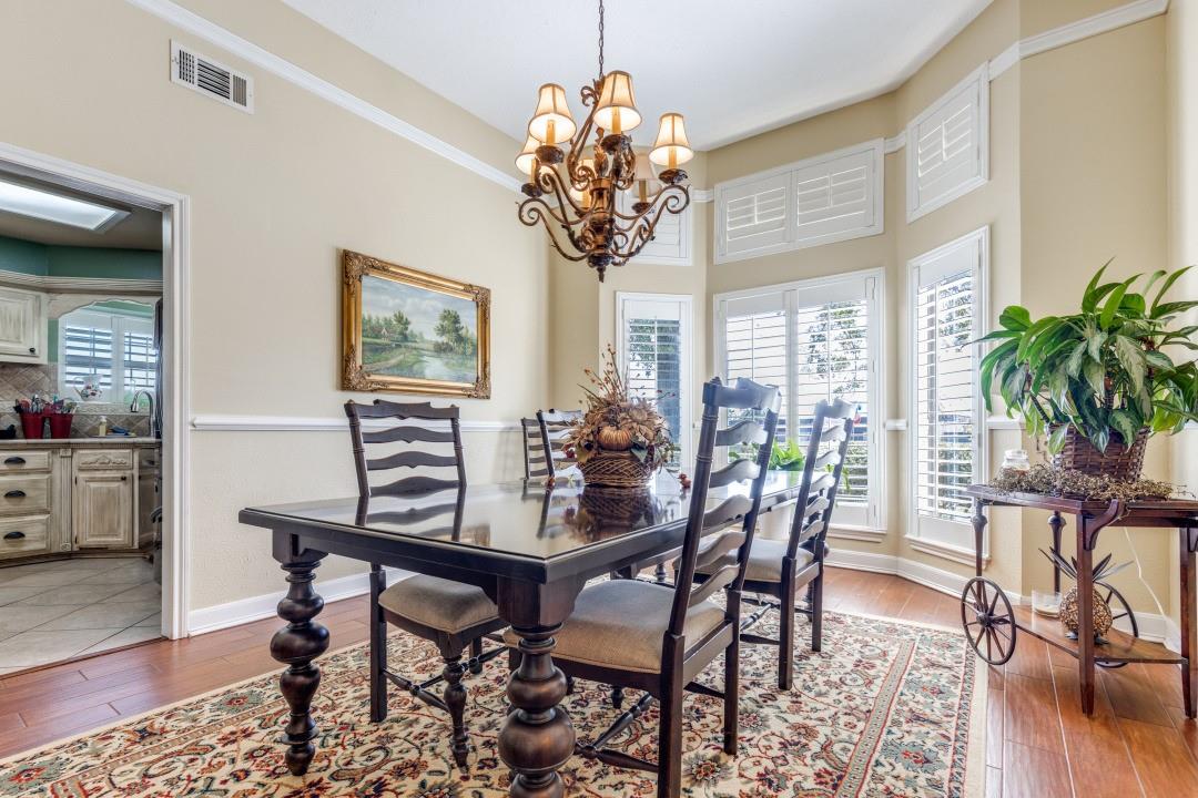 506 Red Bud Lane, Baytown
