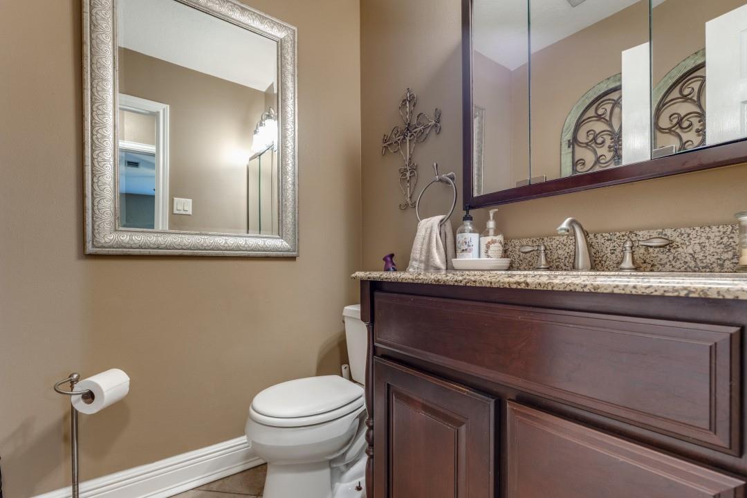 506 Red Bud Lane, Baytown
