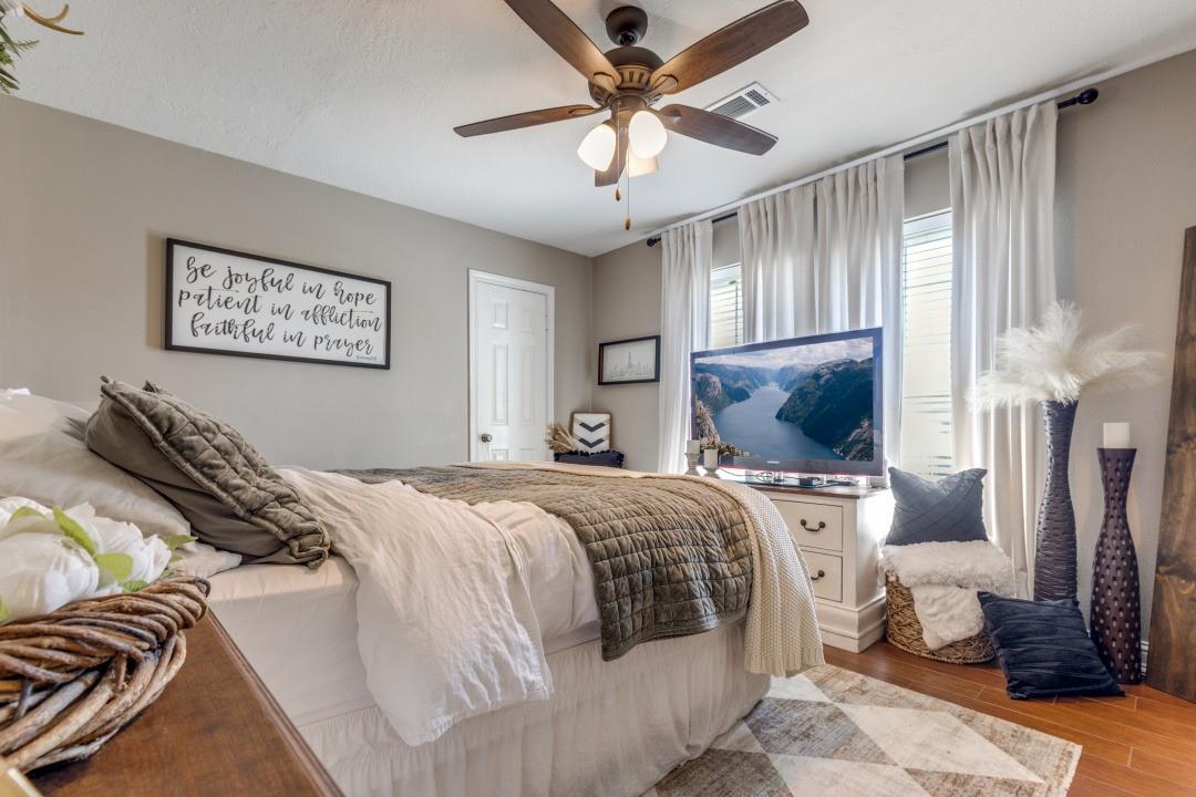 506 Red Bud Lane, Baytown