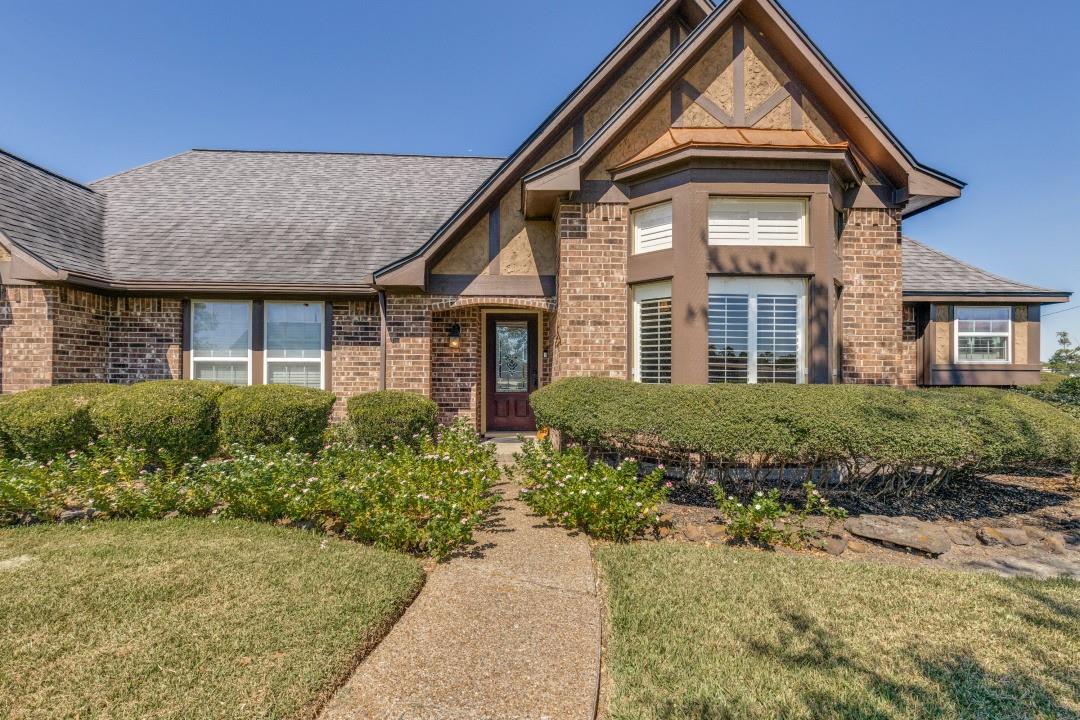 506 Red Bud Lane, Baytown