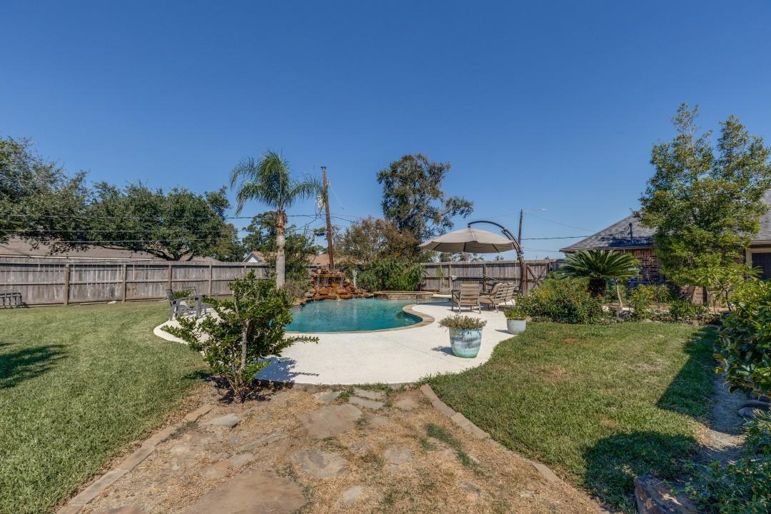 506 Red Bud Lane, Baytown