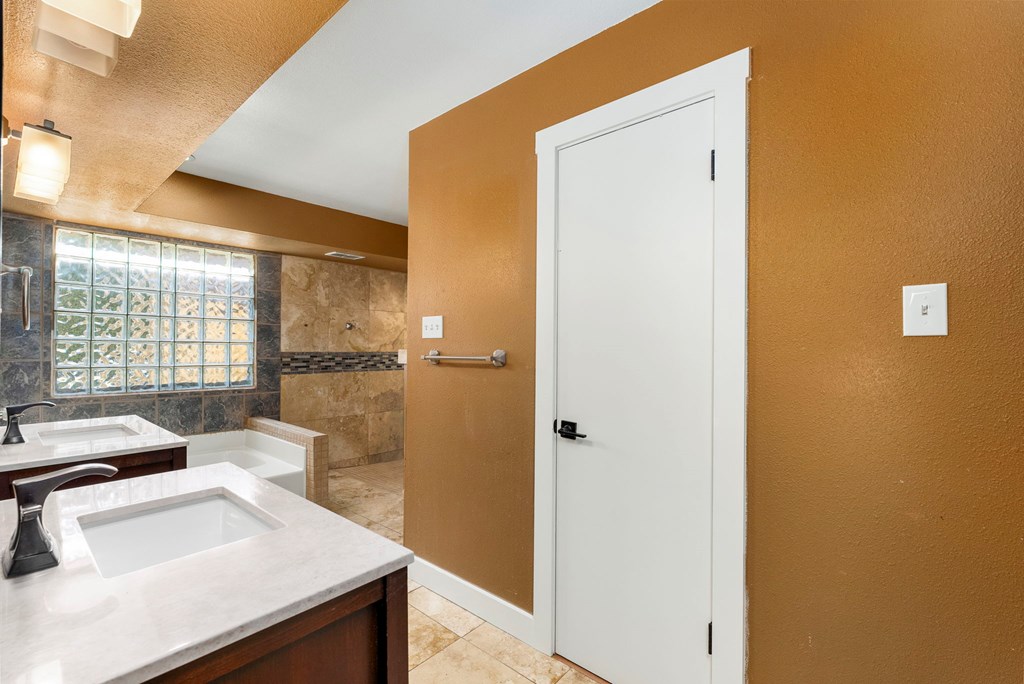 146 Ten West Dr 17