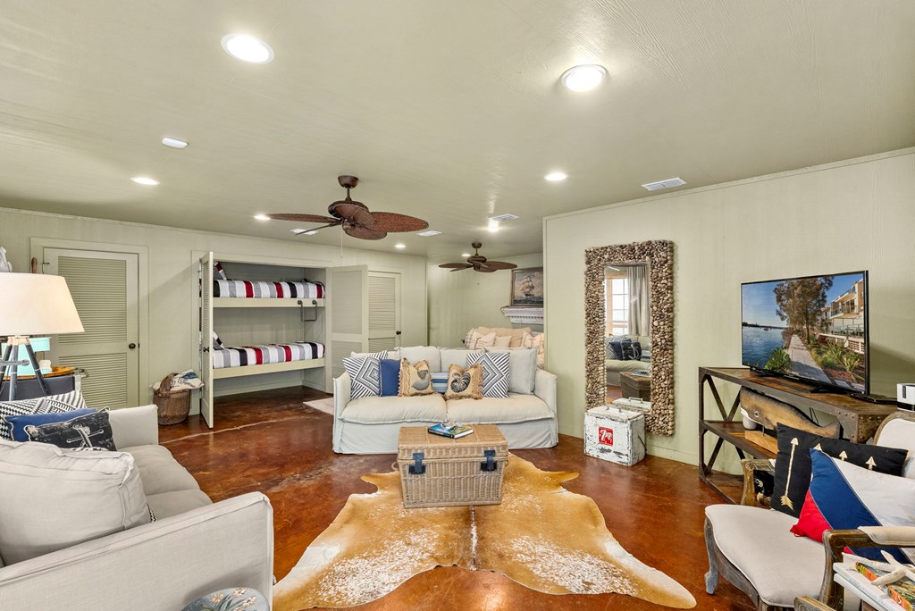 620 Egery Island Rd 1