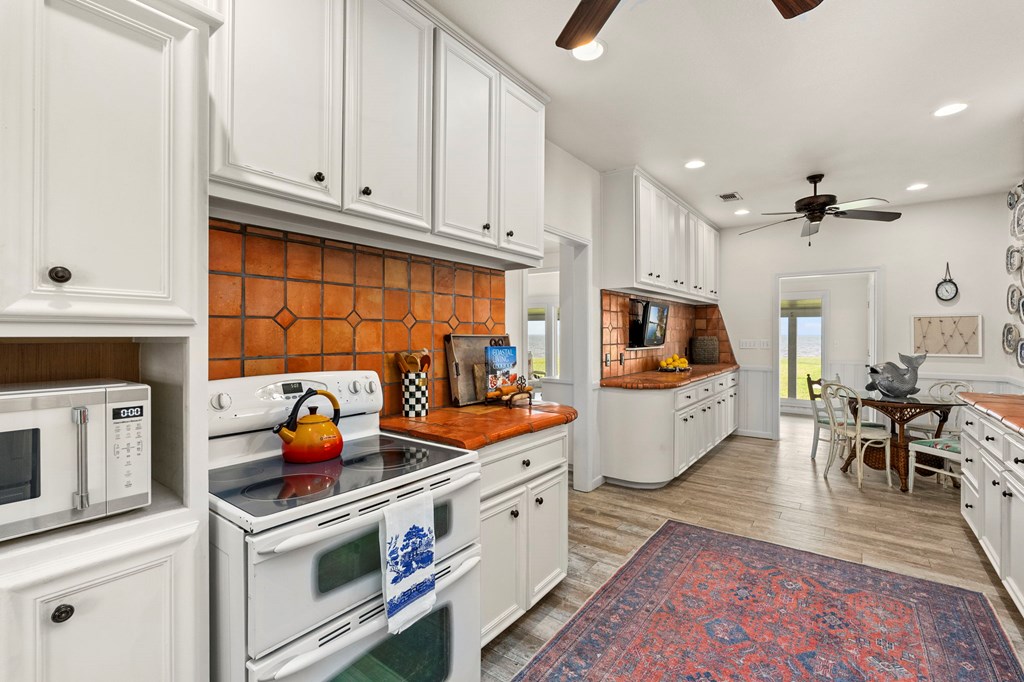 620 Egery Island Rd 1