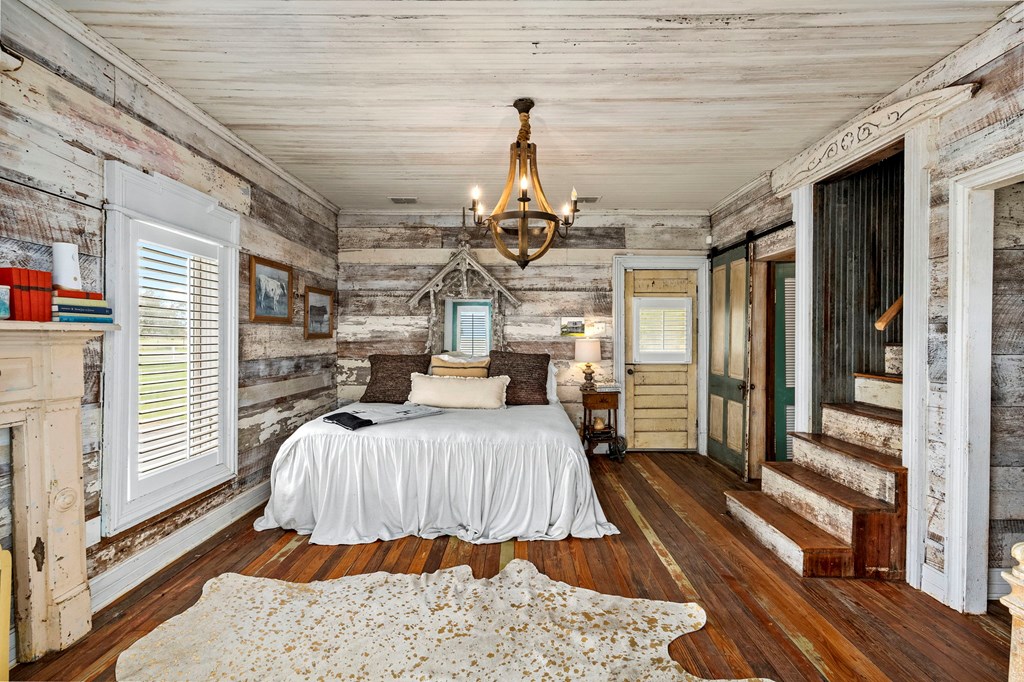 620 Egery Island Rd 1