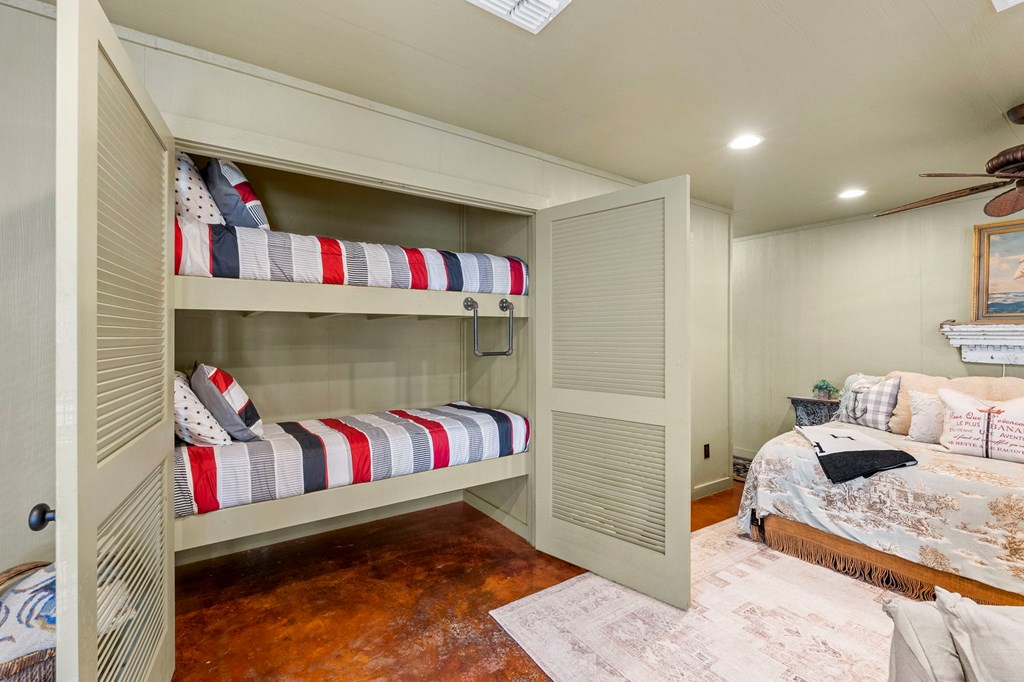 620 Egery Island Rd 1