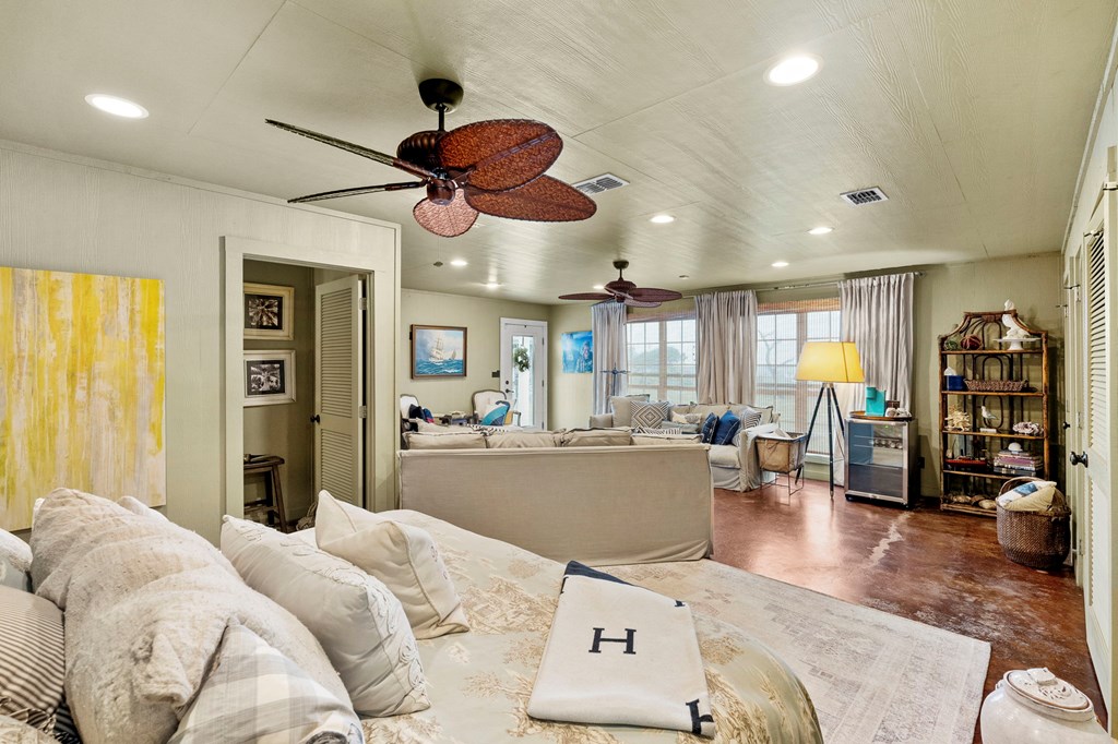 620 Egery Island Rd 1