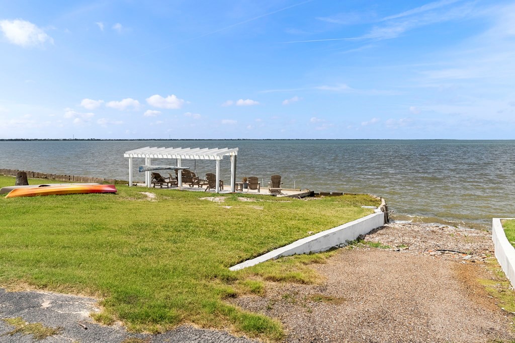 620 Egery Island Rd 1