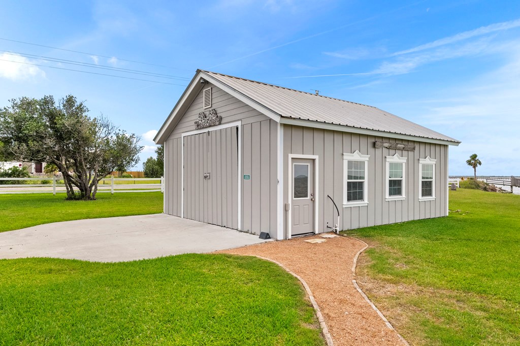 620 Egery Island Rd 1