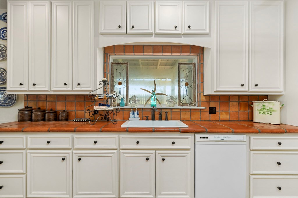 620 Egery Island Rd 1