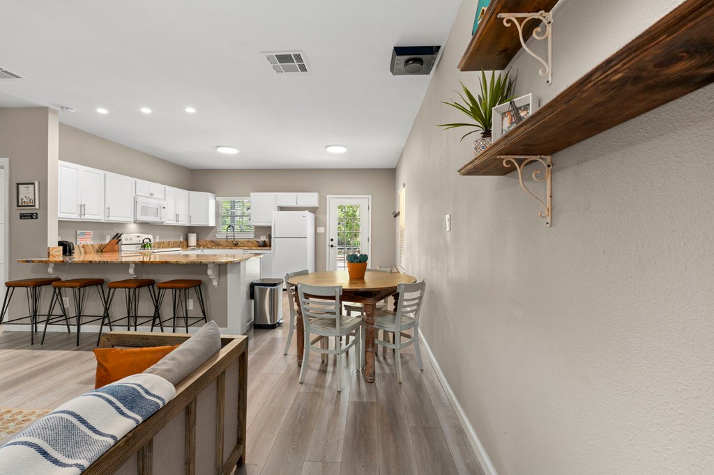 1265 Comanche Path 0