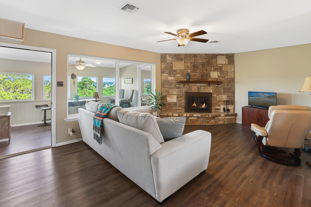 115 Village Dr 15