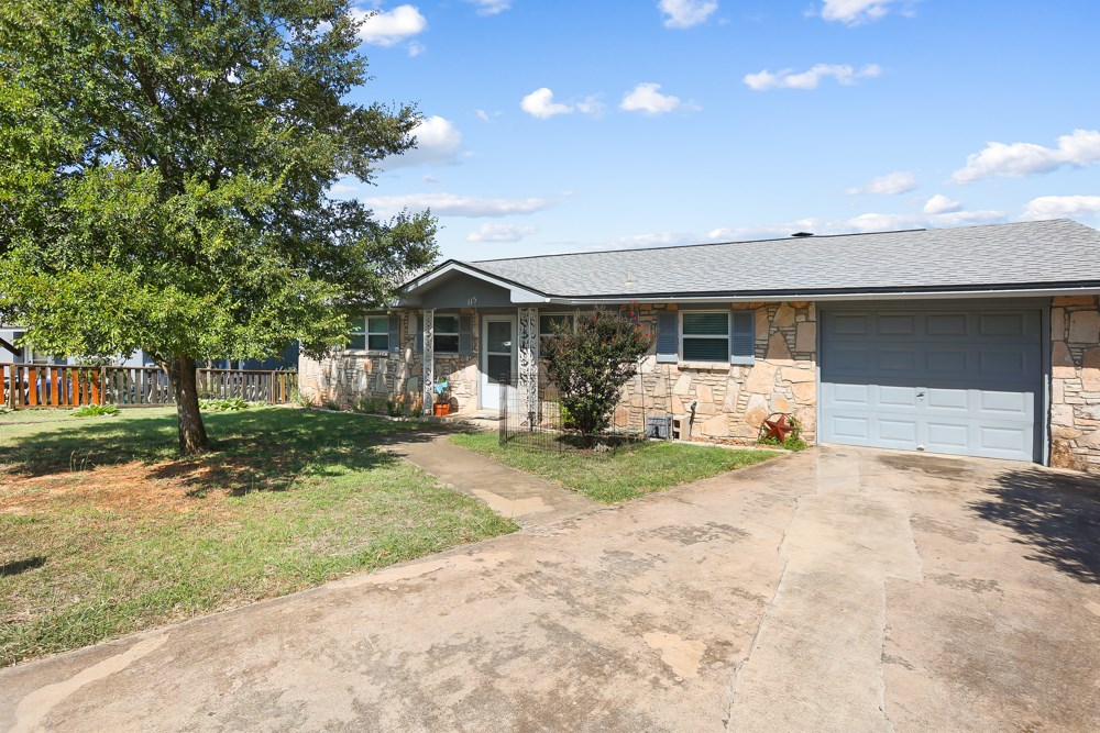 115 Village Dr 15