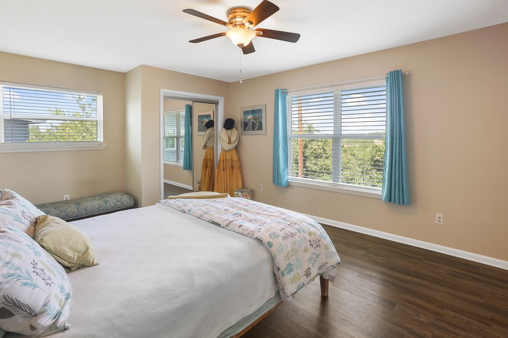 115 Village Dr 15