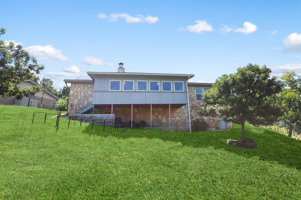 115 Village Dr 15