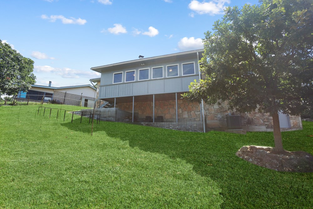 115 Village Dr 15