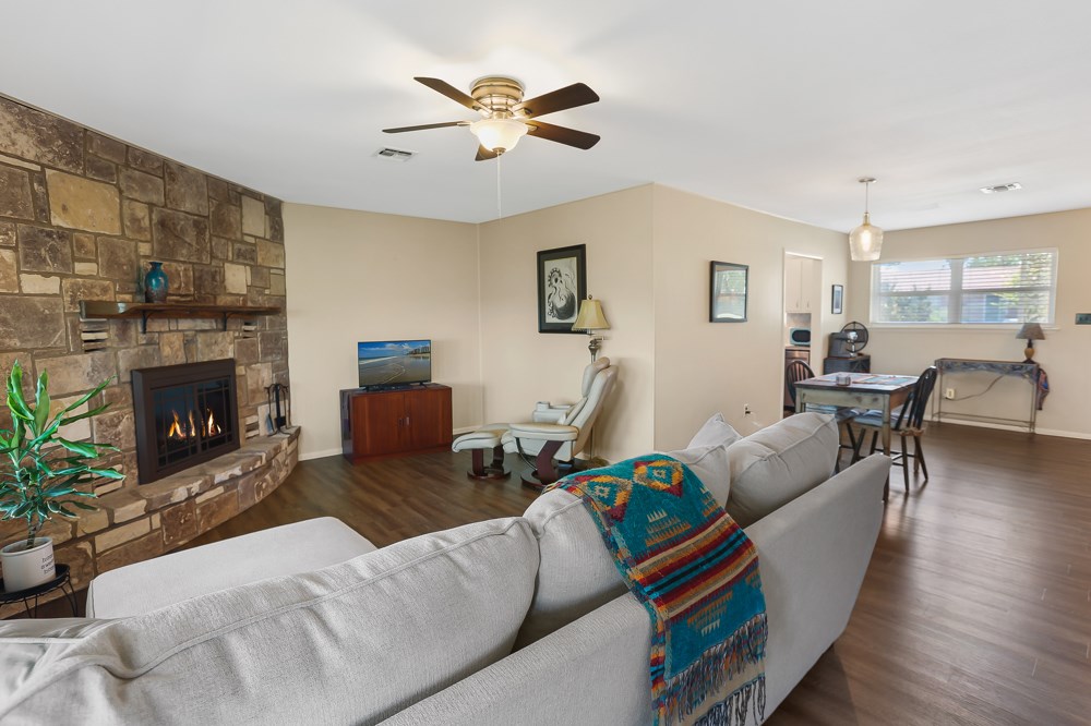 115 Village Dr 15