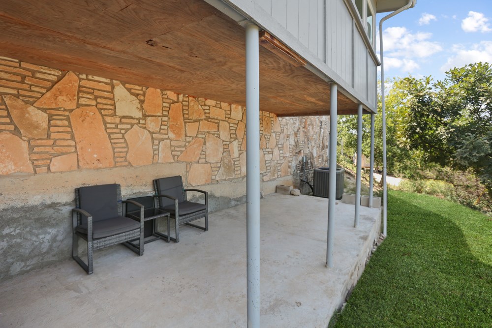 115 Village Dr 15