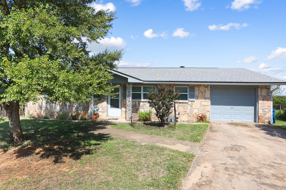 115 Village Dr 15
