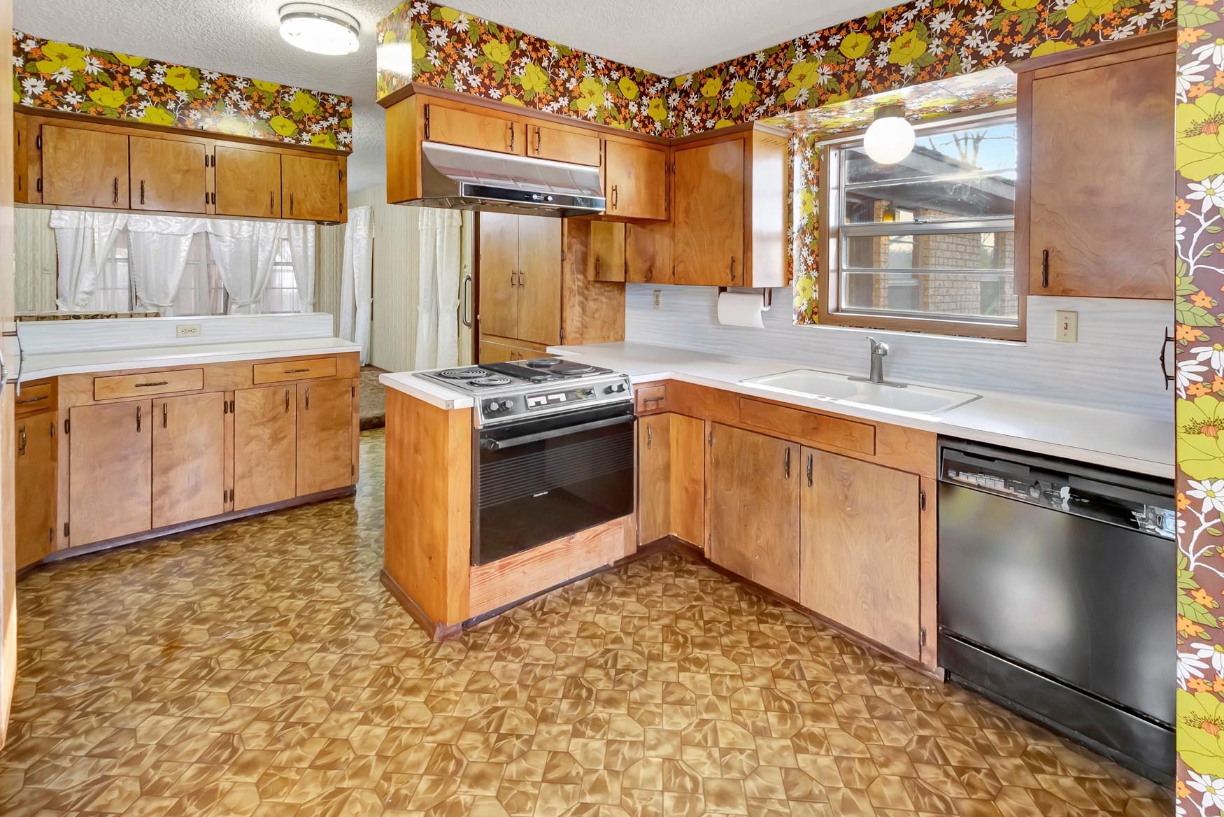 10957 N Us Highway 77