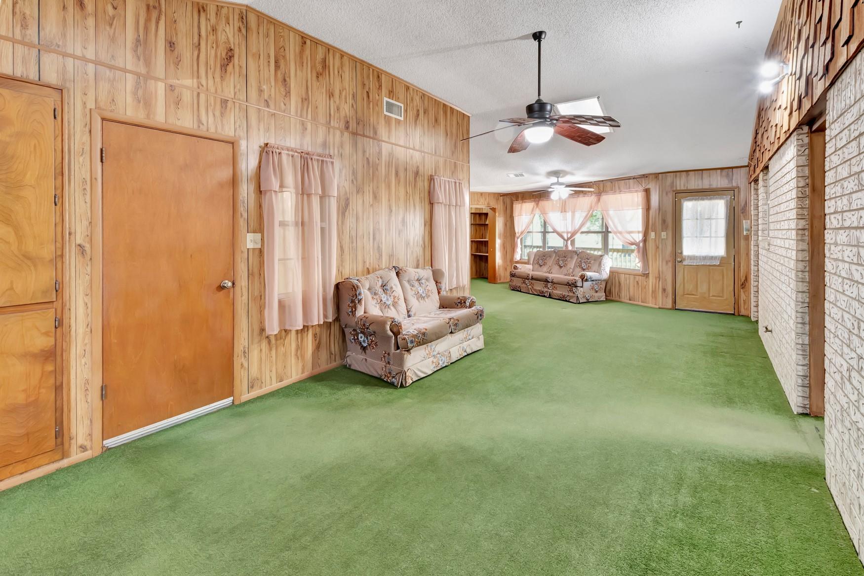 10957 N Us Highway 77