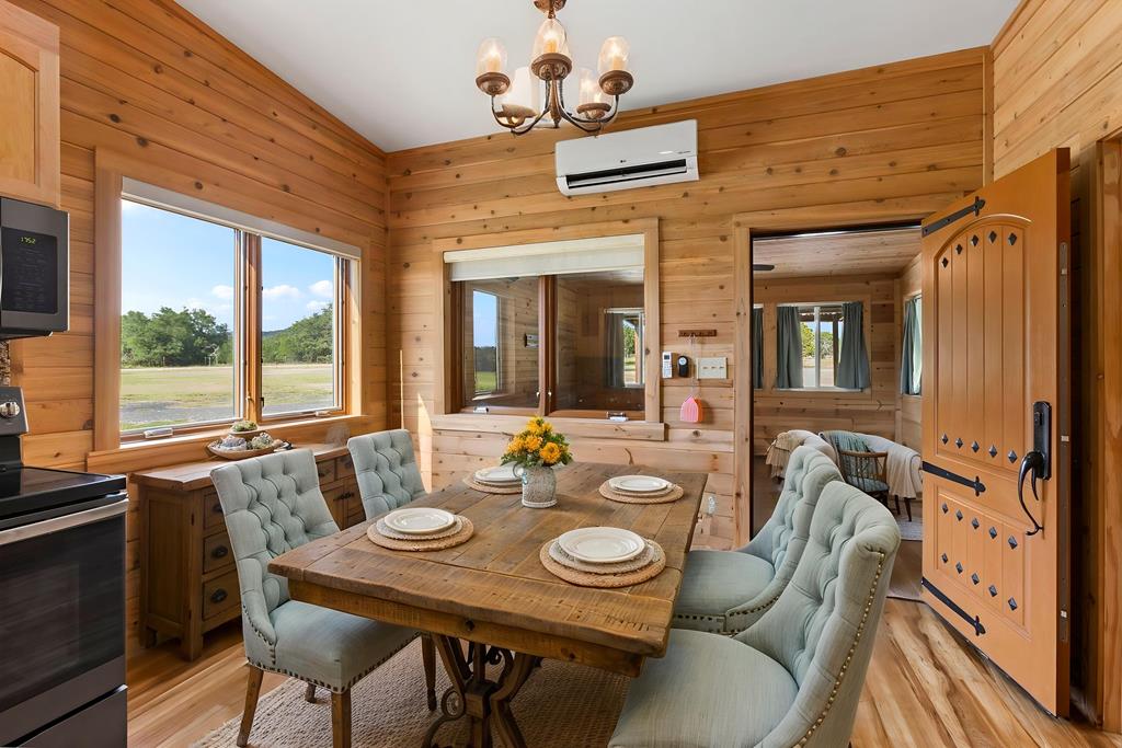 1892 N Thunder Creek