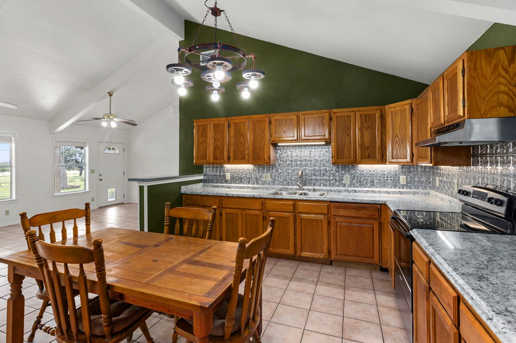 1892 N Thunder Creek