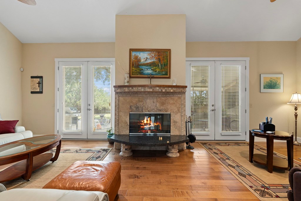1070 Kings Ranch Road