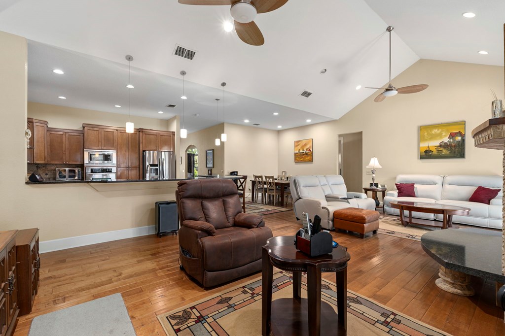 1070 Kings Ranch Road