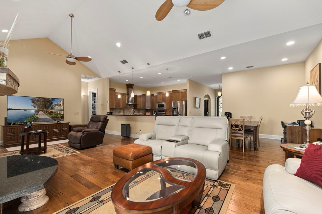 1070 Kings Ranch Road