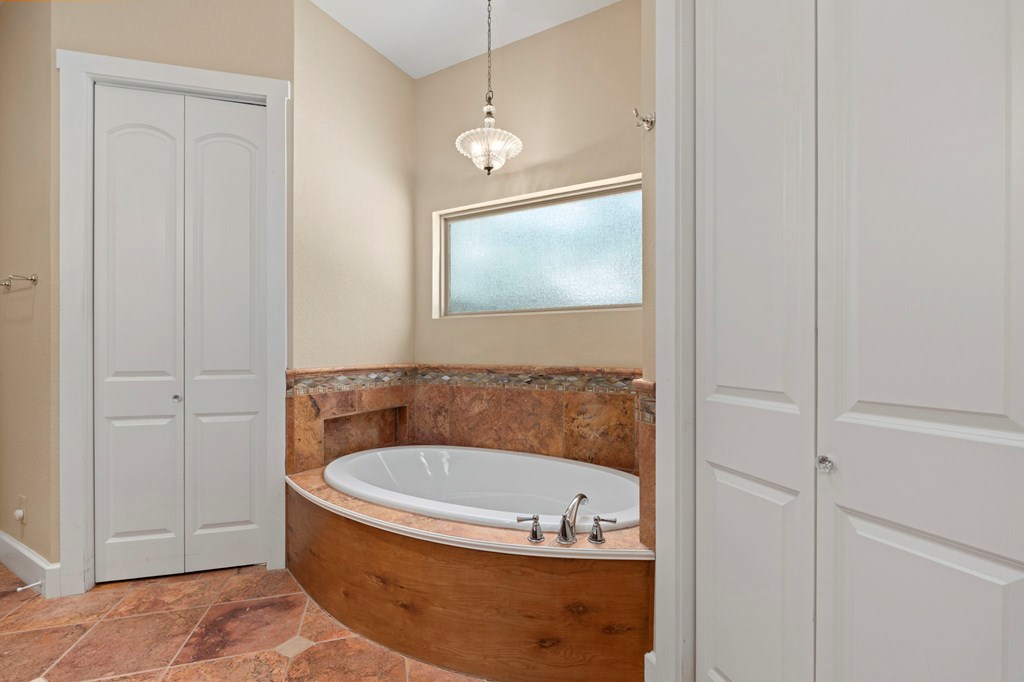 1070 Kings Ranch Road