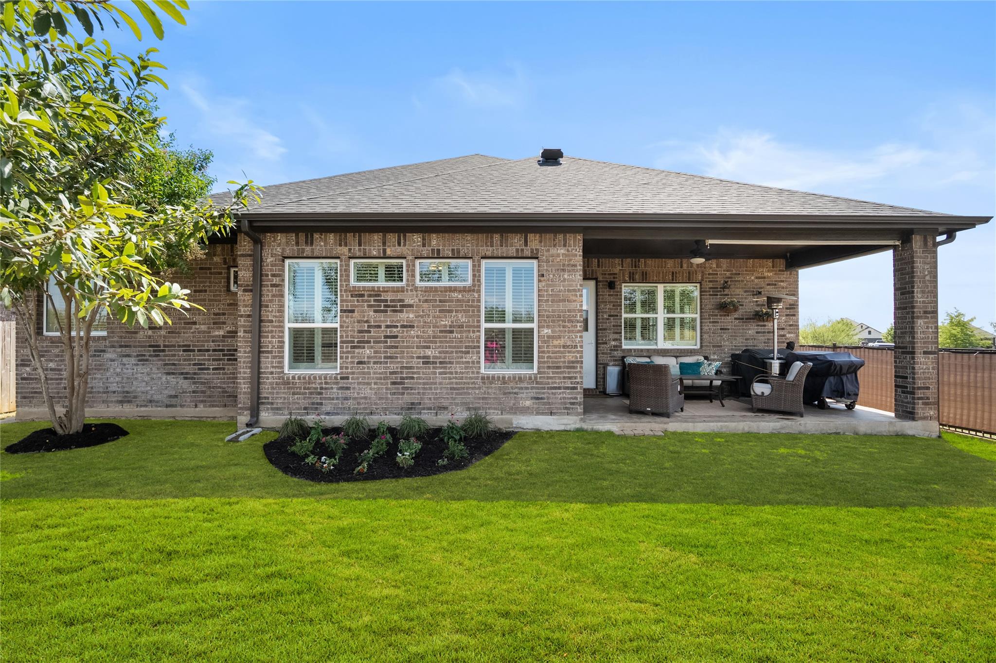 604 Academy Oaks DR