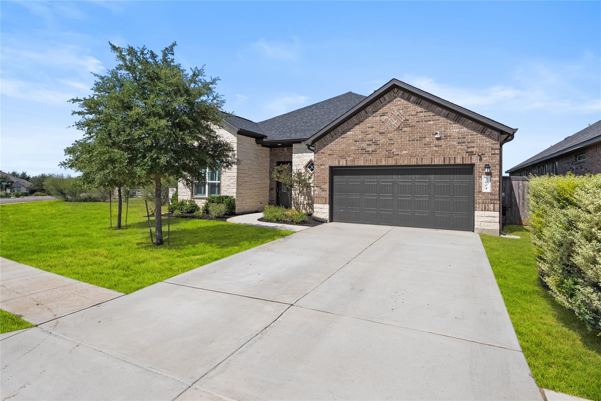 604 Academy Oaks DR
