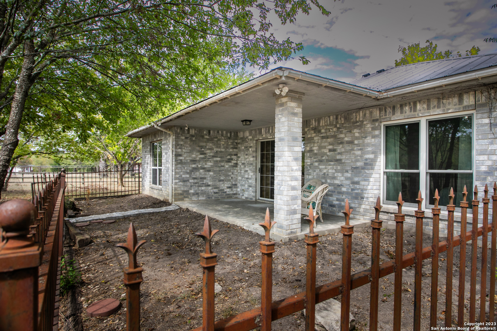 302 SAN JULIAN CREEK RD