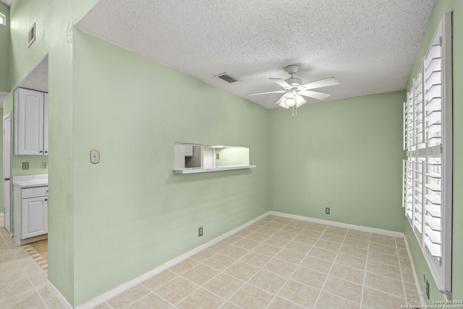 2614 Moss Bluff St