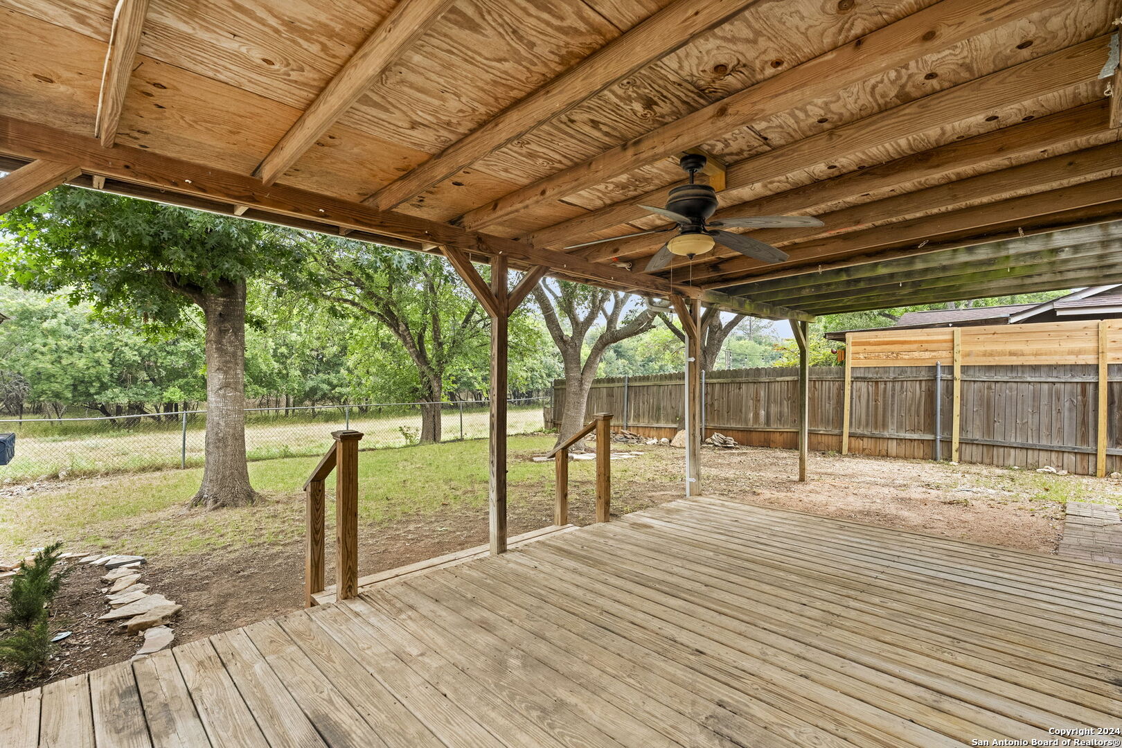 2614 Moss Bluff St