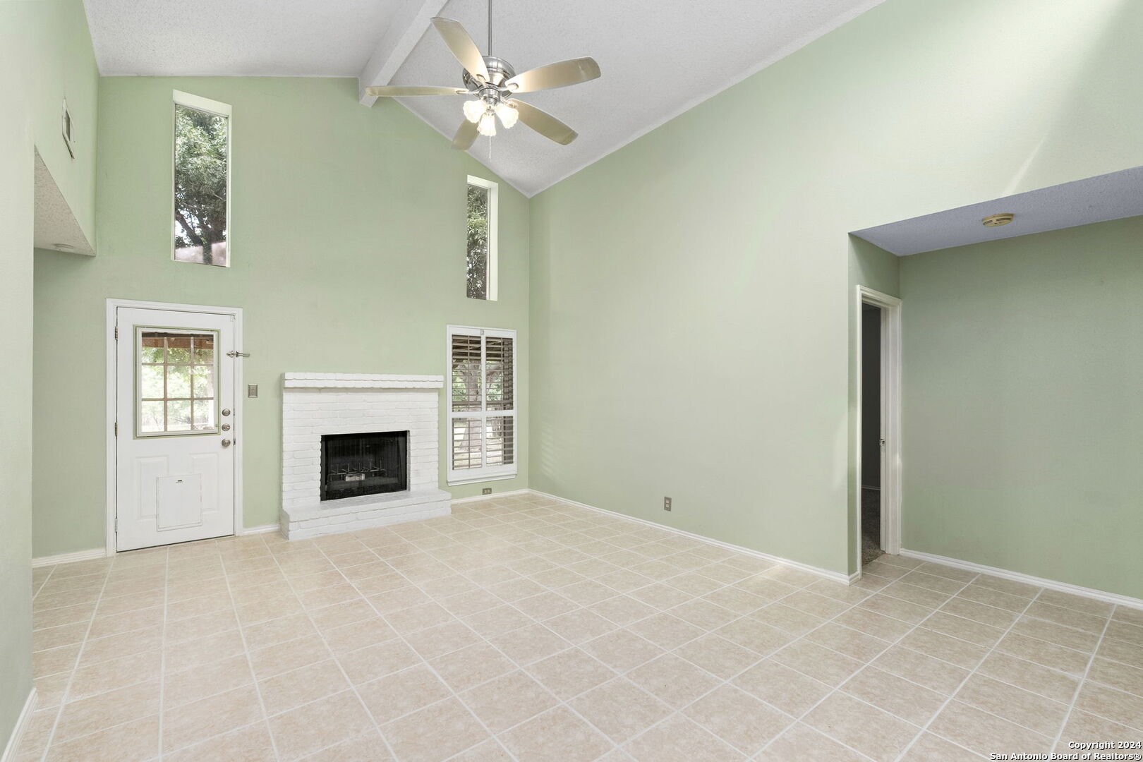 2614 Moss Bluff St