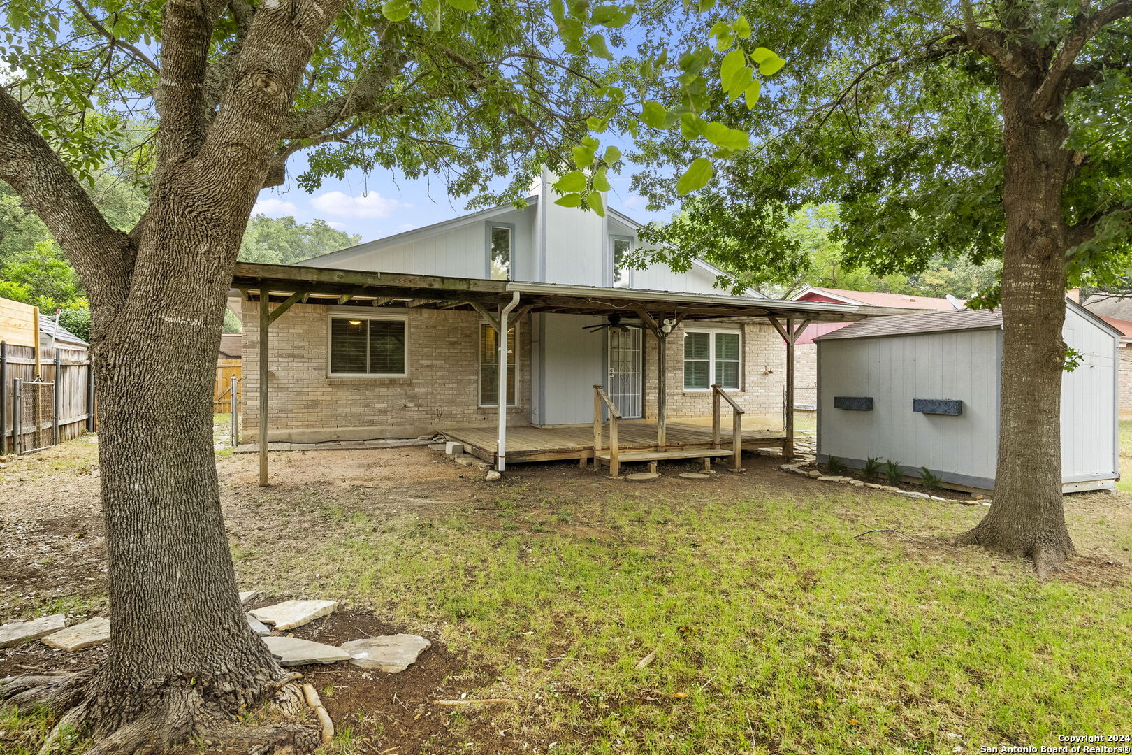 2614 Moss Bluff St
