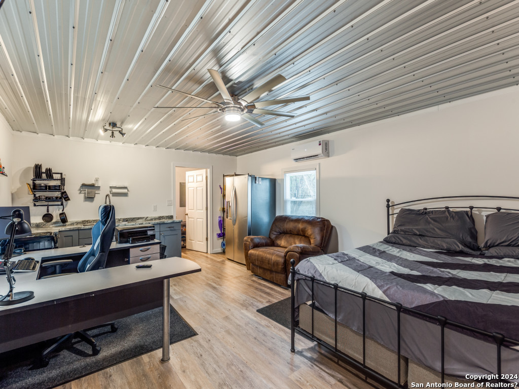 319 Canyon Lake Dr