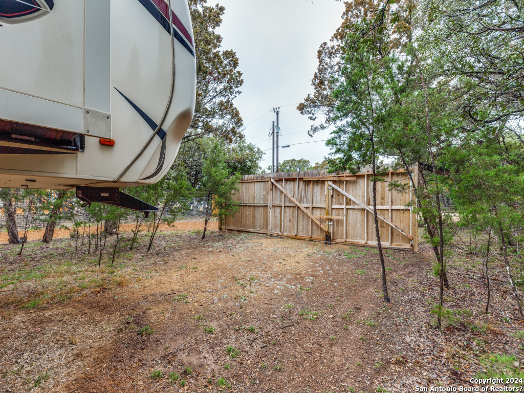 319 Canyon Lake Dr